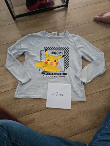 Tee shirt manches longues Pikachu 10 ans