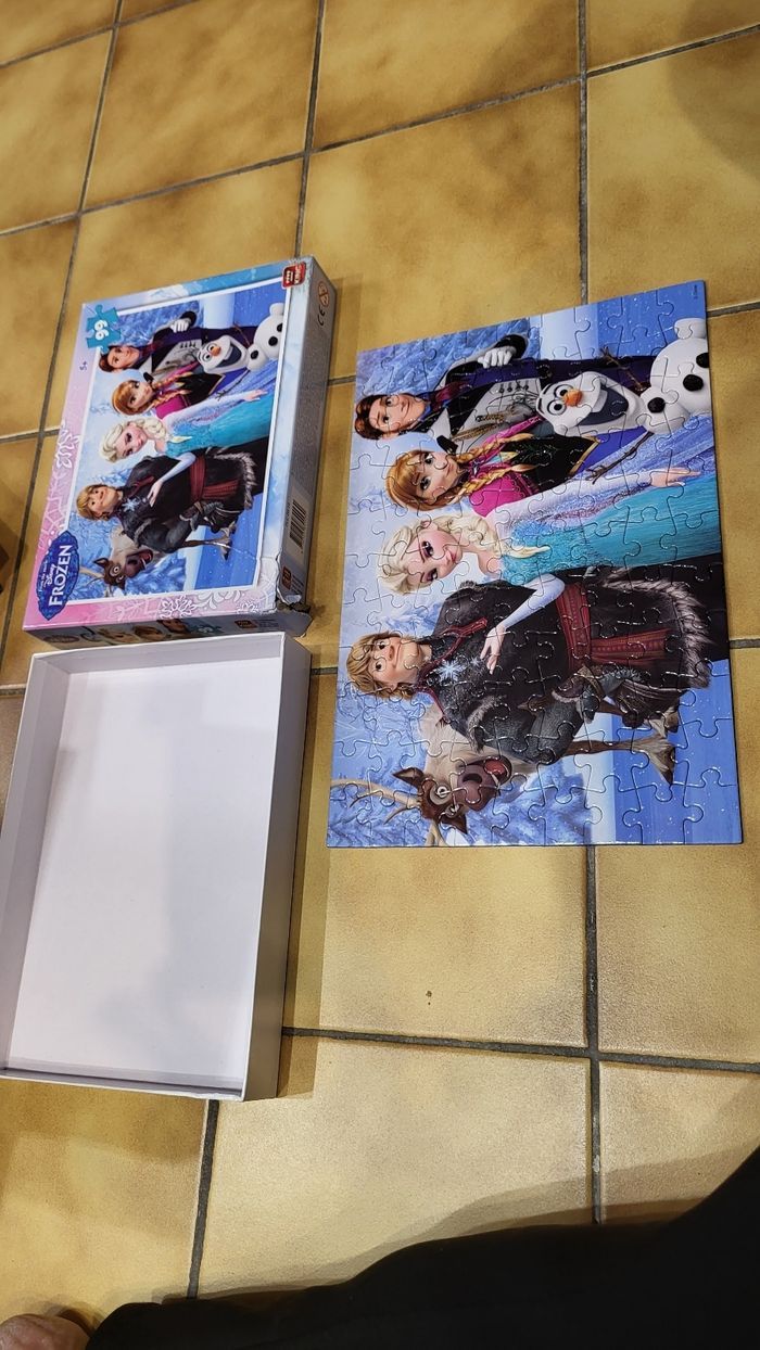 Lot puzzle reine des neiges