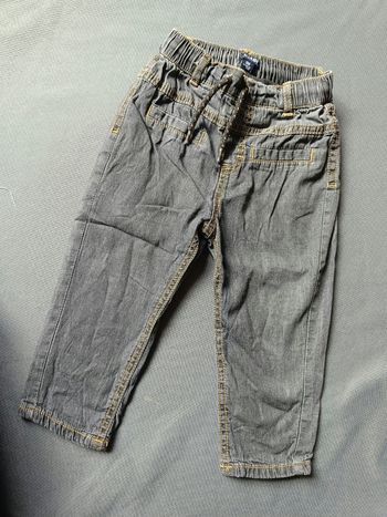 Jean gris fin 🦕 Taille 18 mois