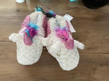 Pantoufle fille licorne neuve taille 30/31