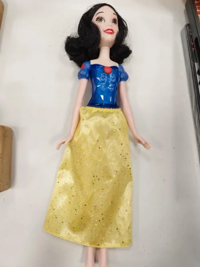 Barbie blanche neige