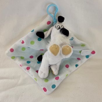 Doudou porte clé chien idéfix avec sa couverture- Parc Asterix