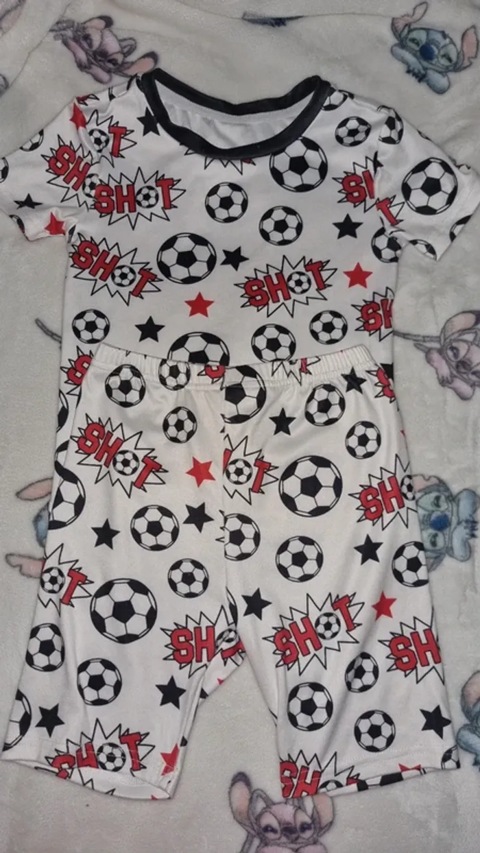 Pyjama short 6 ans en très bon état