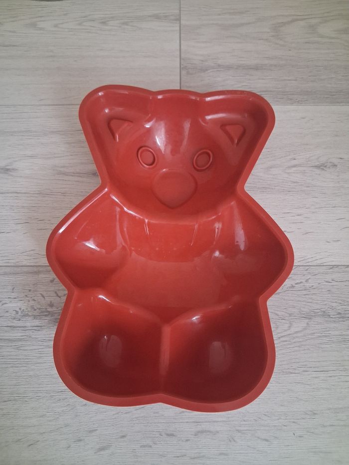 Moule en silicone bordeaux "Ourson" en tres bon etat - photo numéro 2