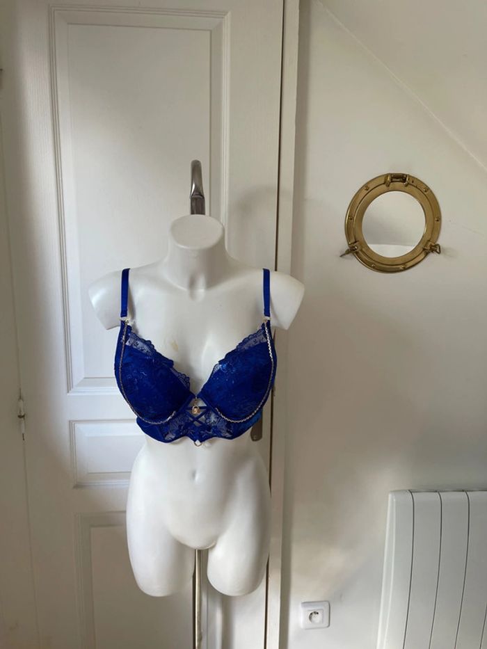 Soutien-gorge bleu - photo numéro 2