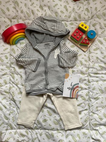 ensemble gilet rayé gris à capuche et pantalon beige 6/12 mois lupilu