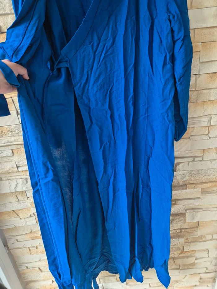 Robe cache coeur bleu électrique neuve - photo numéro 3