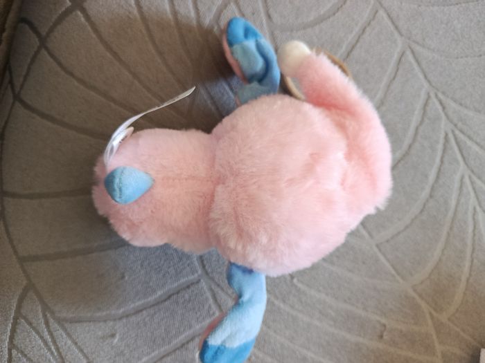 A saisir, NEUVES , lot de 2 jolies peluches " Stitch " ! - photo numéro 4