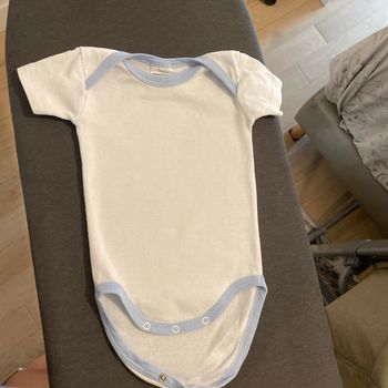 Bodie manches  courtes Absorba  6 mois