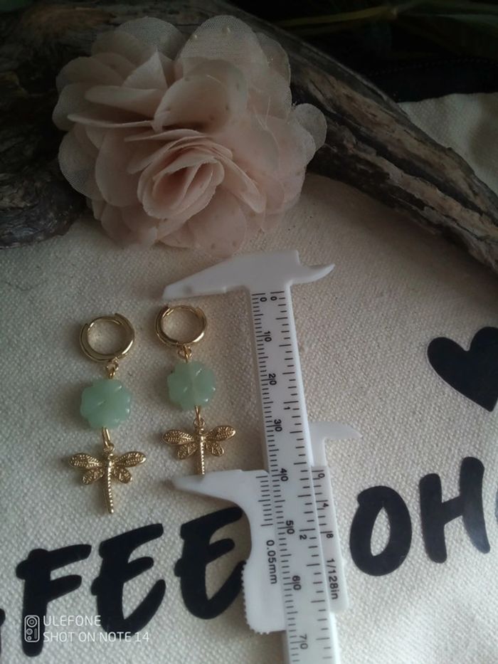 Boucles d'oreilles libellules et trèfles à 4 feuilles verts - photo numéro 2