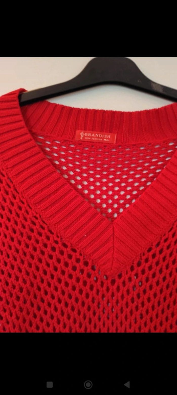Pull rouge ajouré col V taille M/L - photo numéro 3