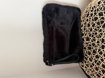 Sac , sacoche portefeuille en peluche noire