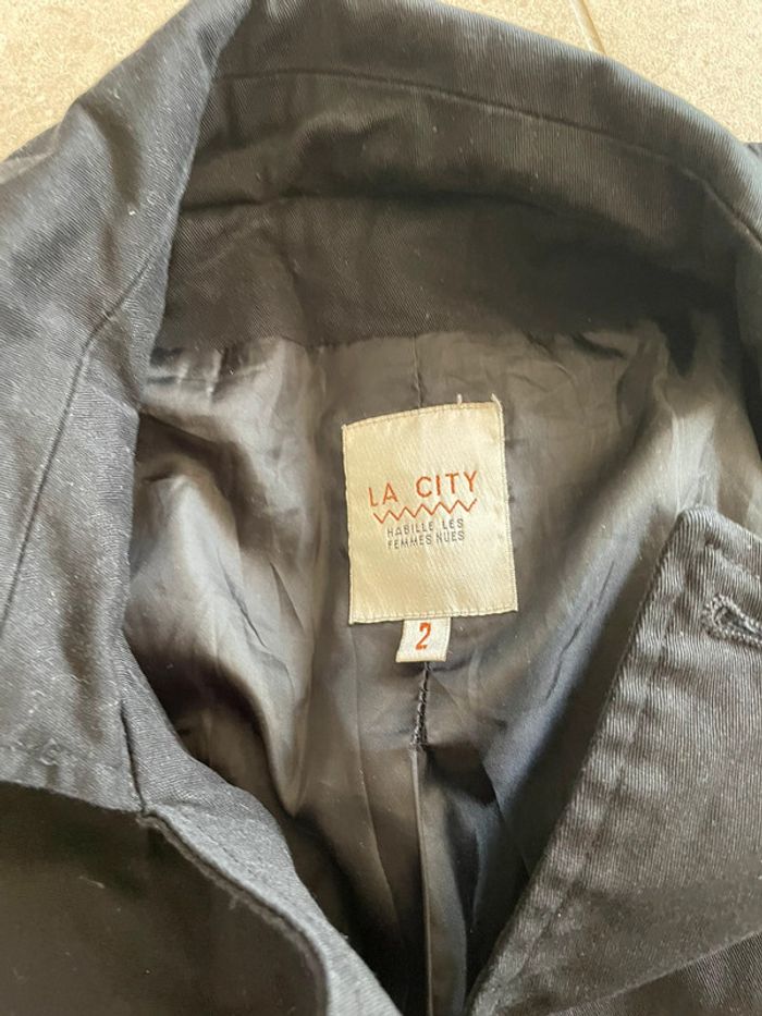 Veste noire / trench - photo numéro 2