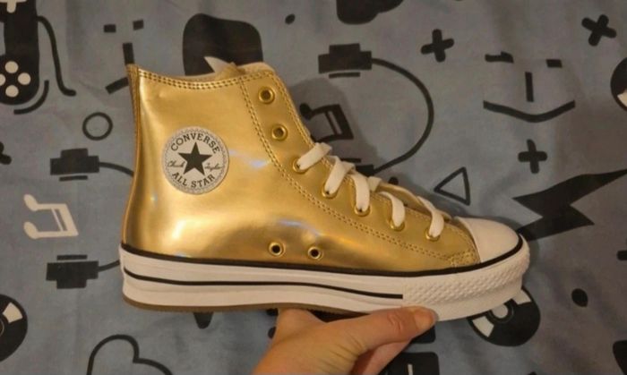 Baskets converse dorées