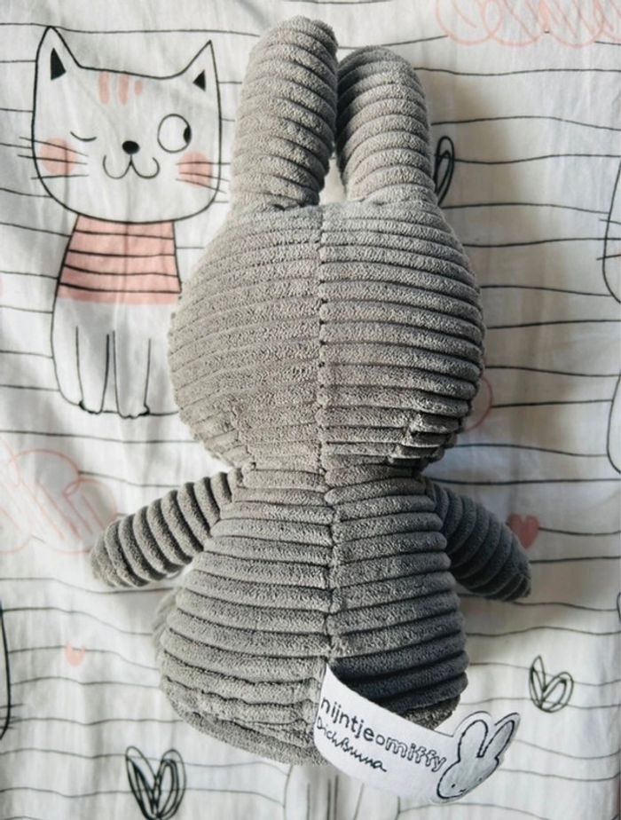 Nijntje miffy peluche grise 24 cm 🧸 - photo numéro 2