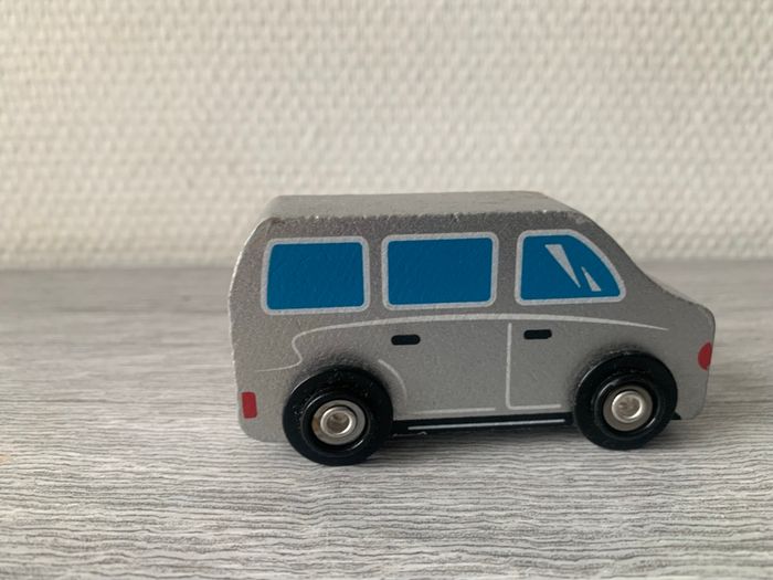 Lot de 4 voitures en bois - photo numéro 6