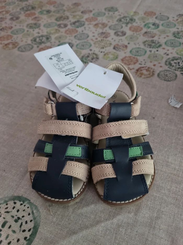 Sandales Vertbaudet neuves cuir Taille 26