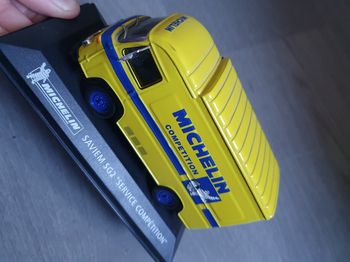 Miniature camion voiture Michelin