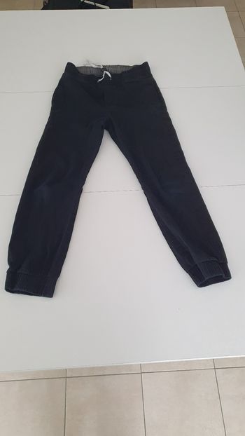 Pantalon noir en 8/9 ans
