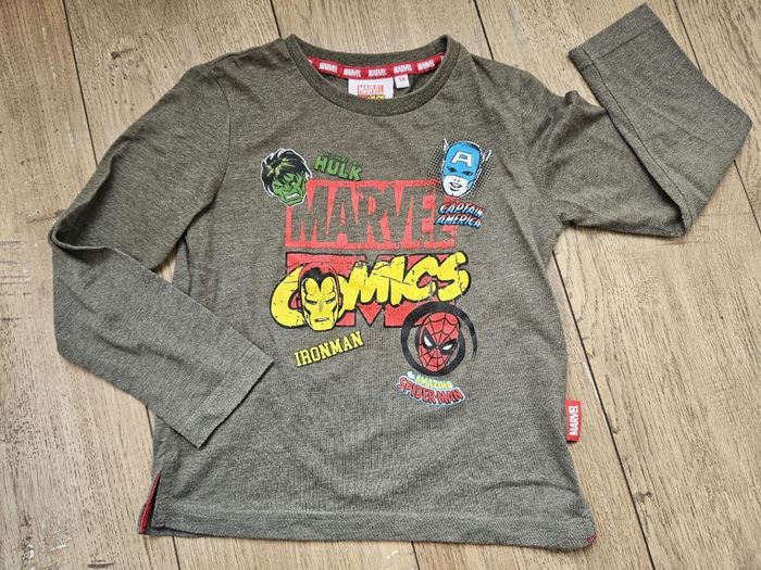 T.shirt manches longues Marvel kaki 5 ans