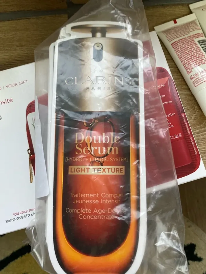 Coffret Cadeau Clarins – Soin Anti-Âge Complet - photo numéro 7