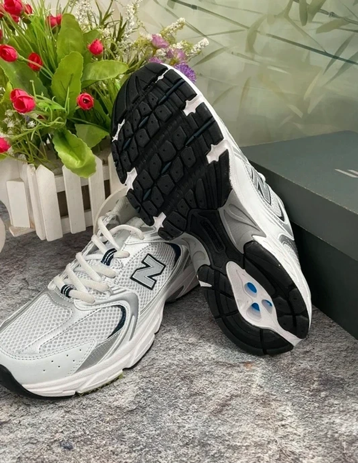 New Balance 530 Blanc 40 - photo numéro 5