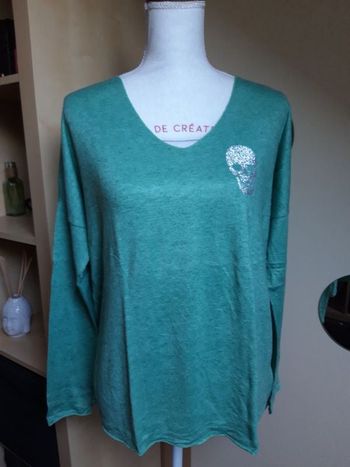 Pull fin vert tête de mort étoile pailleté neuf