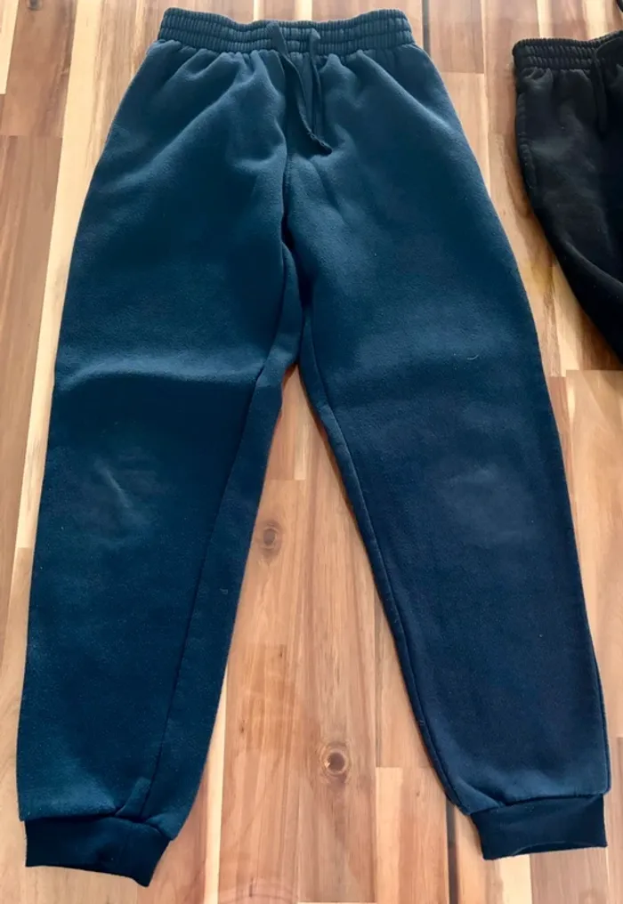 Lot 2 joggings - photo numéro 3