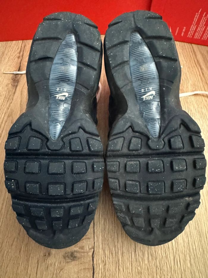 Baskets Nike air Max 95 pointure 39 comme neuves - photo numéro 13