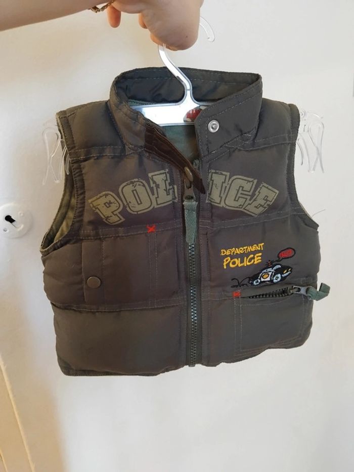 Doudoune sans manches taille 6 mois - photo numéro 2