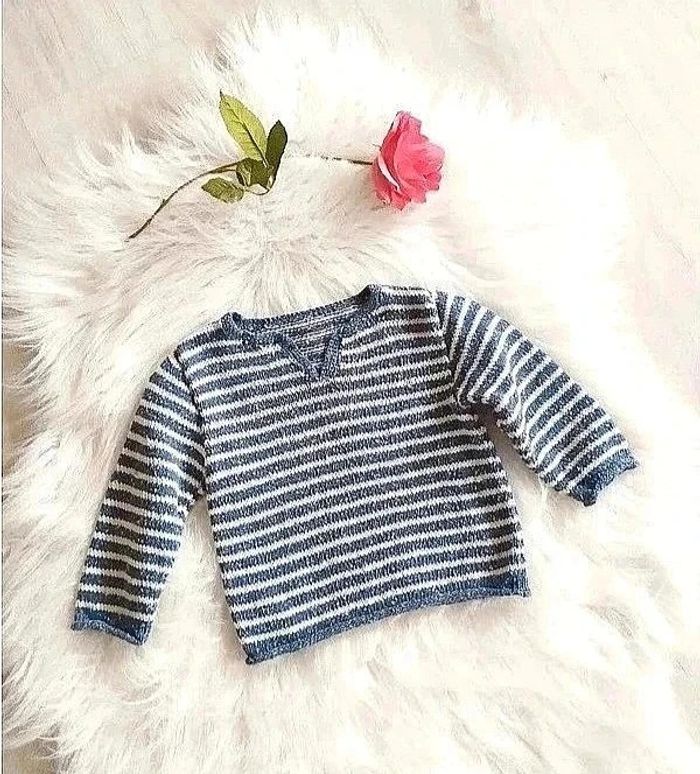 Pull bébé fille tricoté main à rayures 24 mois