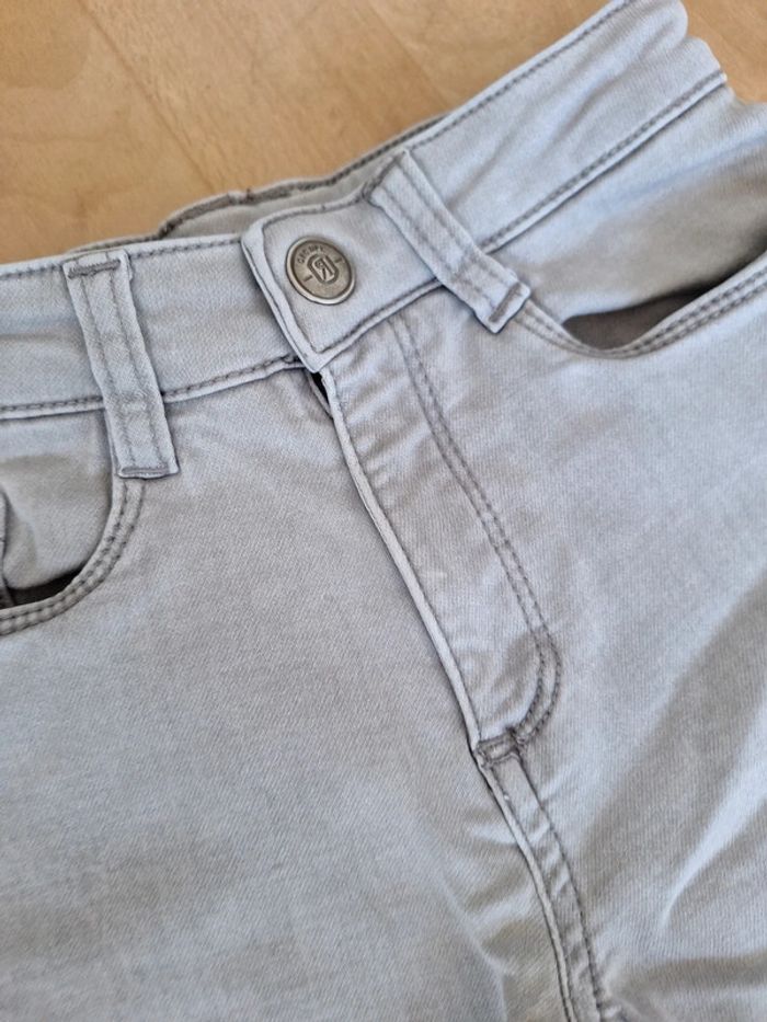 Short en jean gris taille 7 ans - photo numéro 2