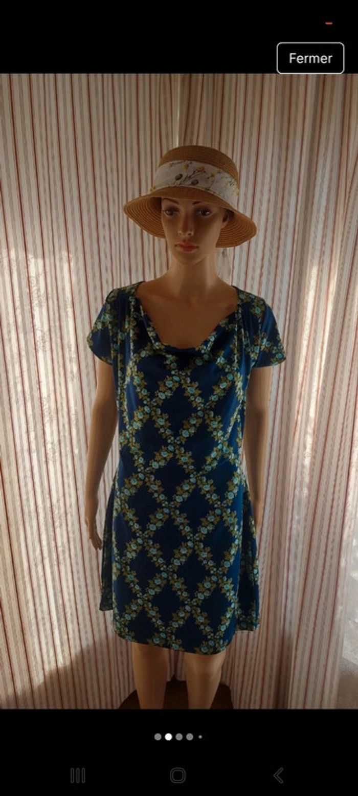 Robe fond bleu fleuries King Louie  taille M - photo numéro 2