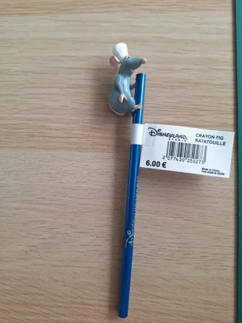 Crayon Ratatouille Disneyland Paris – Rémy figurine