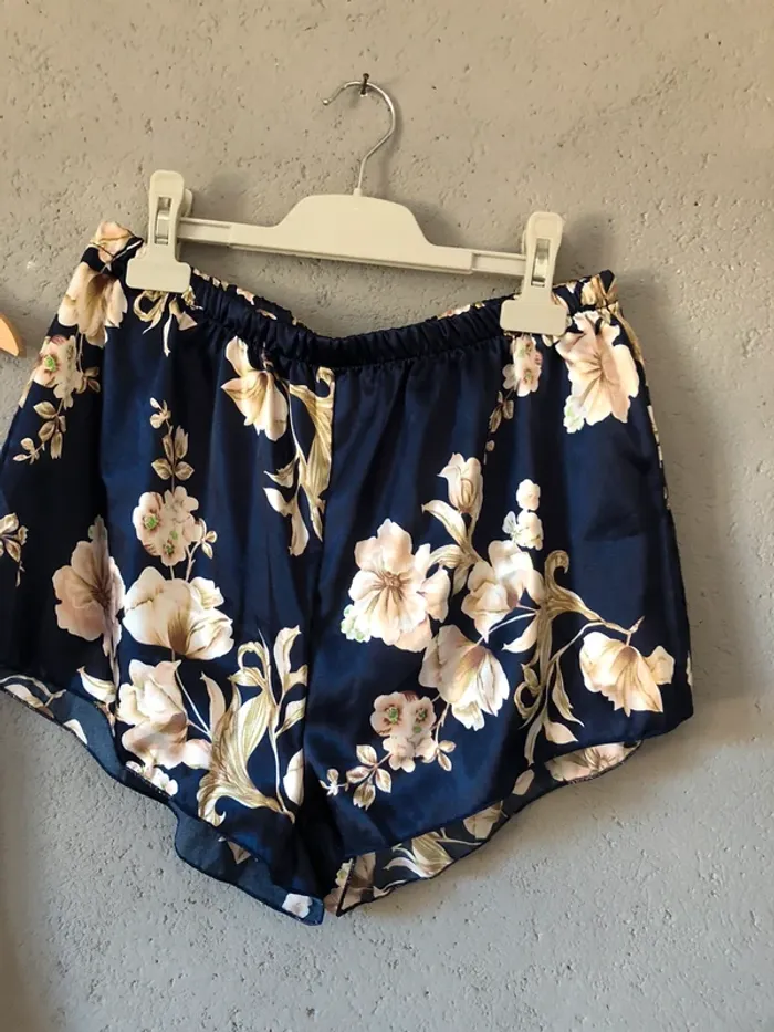 Pyjama en Satin taille M 🌻 - photo numéro 4