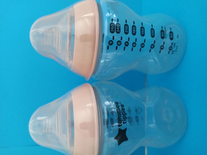 4 Biberons tomme tipee 260 ml avec tétines rondes débit lent - photo numéro 3