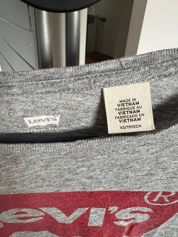 TEE shirt gris levi’s taille XS - photo numéro 2