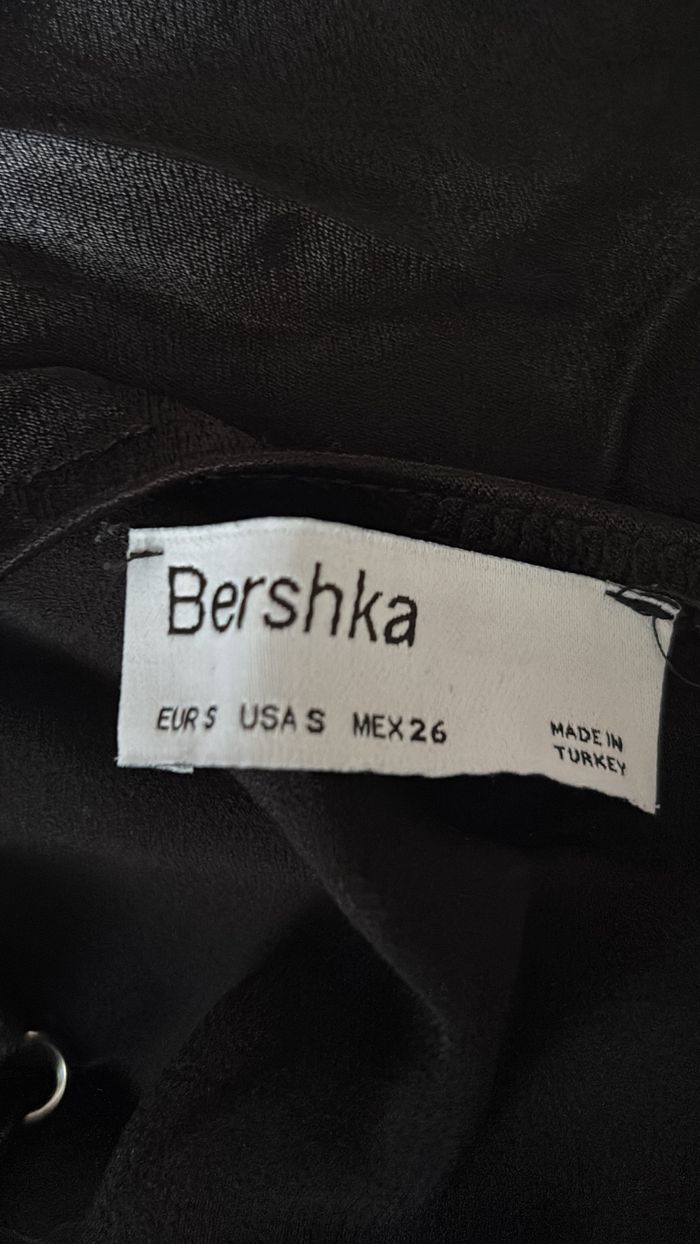 Robe courte satinée noire Bershka T36 - photo numéro 3