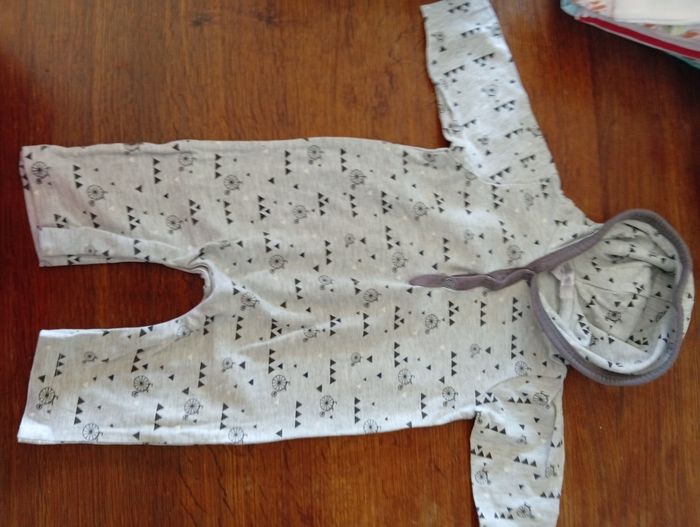 Combinaison taille 6 mois - photo numéro 2