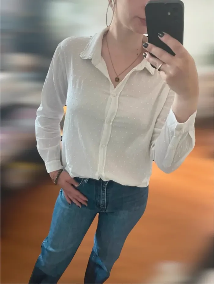 Chemisier bouse fluide blanc avec relief en coton.