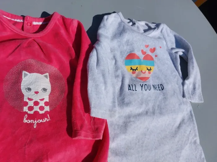 Lot 2 pyjamas grenouillères velours - photo numéro 2