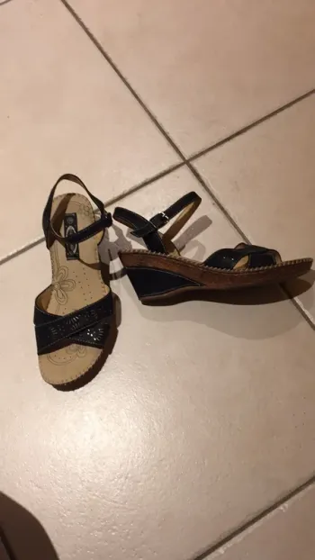 Chaussures nus pieds femme compensées