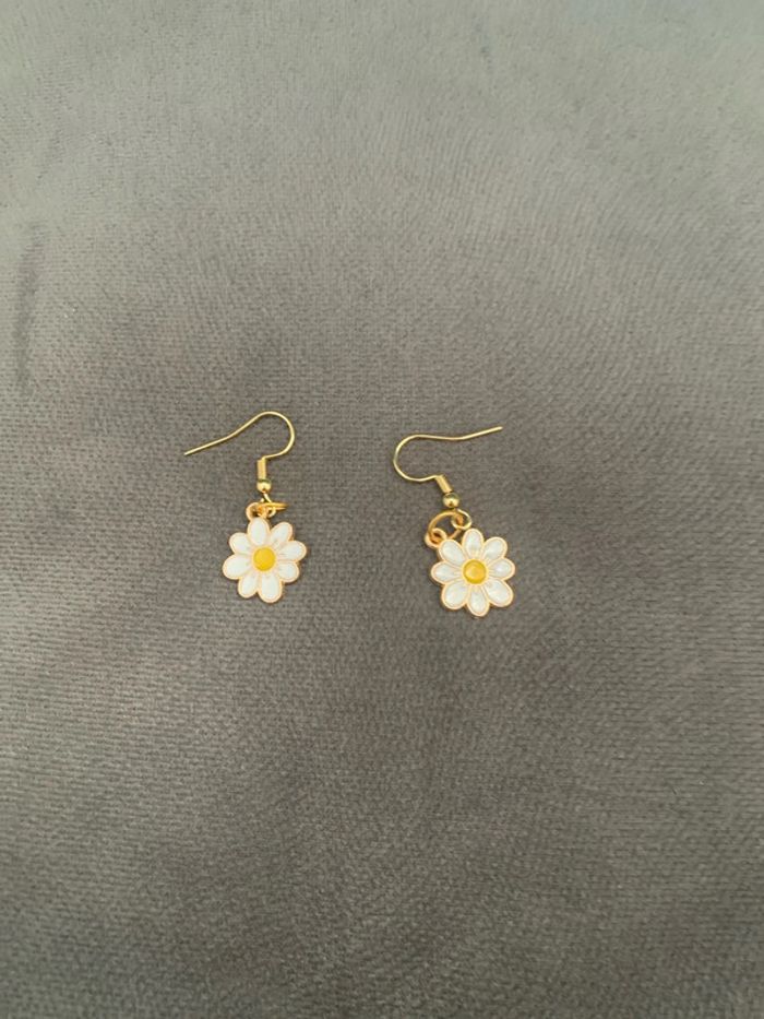 boucles d'oreilles fleurs