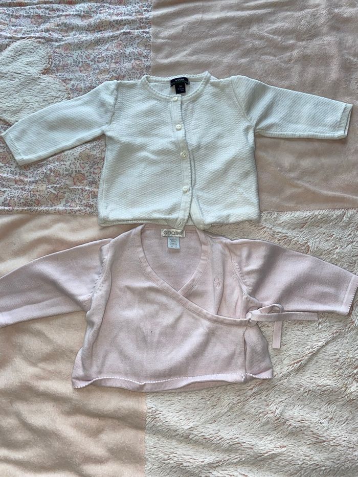 Lot 2 brassière  3 mois - photo numéro 2