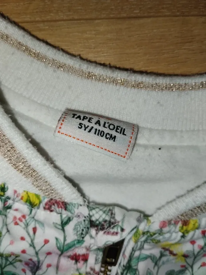 Veste fleurie 5ans - photo numéro 3