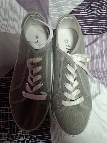 Chaussure en toile