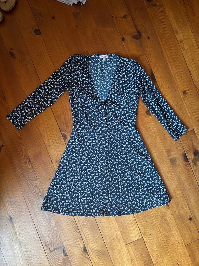 Robe Jennyfer – Bleu à fleurs blanches – Décolleté – Taille XS - photo numéro 2