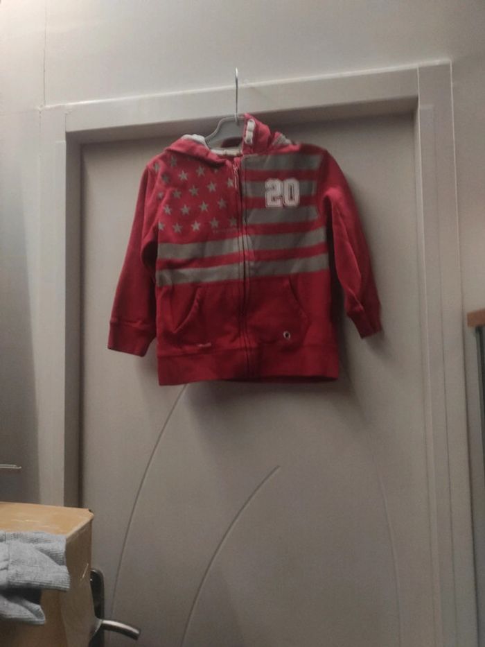 Gilet a capuche 6 ans