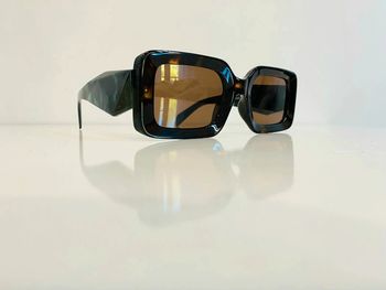 Lunette de soleil mixte rectangulaire façade marron écaille UV protection catégorie 3