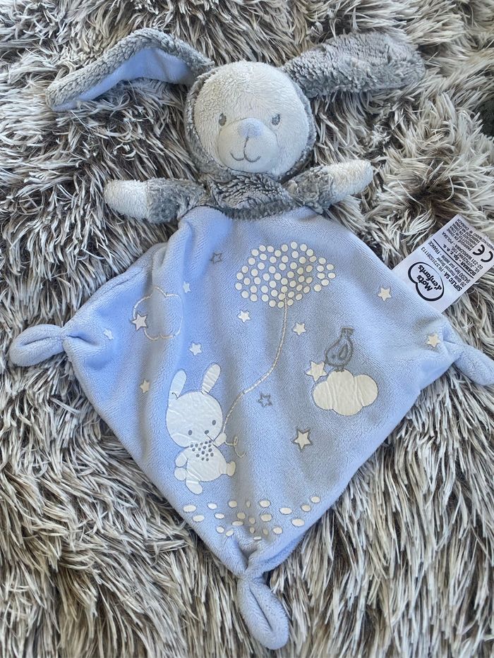 Doudou ours déguisé en lapin mots d’enfants bleu